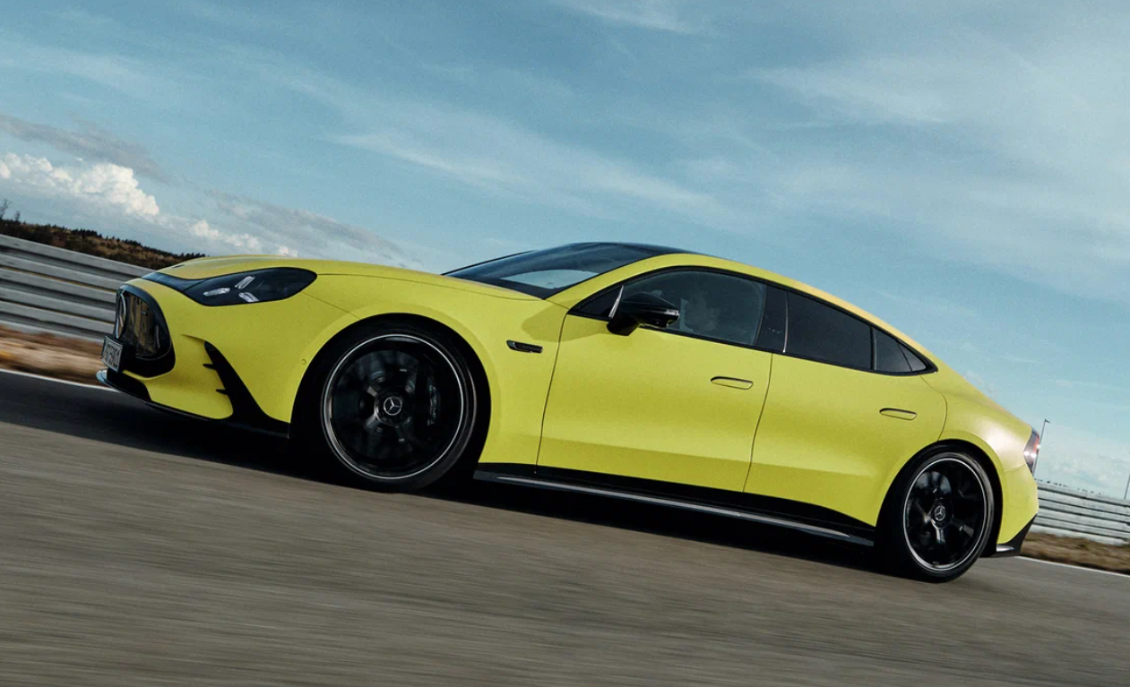1169 сил и V8: представлен батарейный гиперкар Mercedes-AMG GT